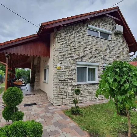 In Siofok/balaton 37218 Holiday home